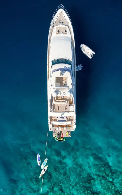 Rockford Fosgate ve Bowers & Wilkins marin hoparlör sistemleri.